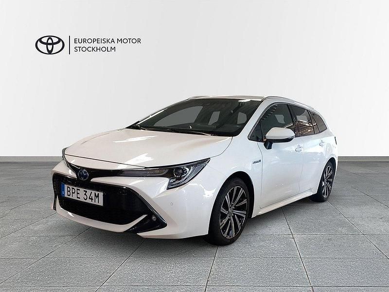 Vit Begagnad 2021 Toyota Corolla Style Kombi | 219 900 kr (Marknadspris) - Bild 1/3