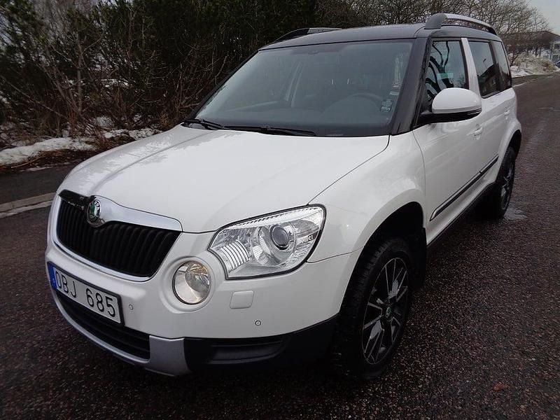 Begagnad Skoda Yeti Business Line 122 HK (89 kW) 2013 Vit SUV