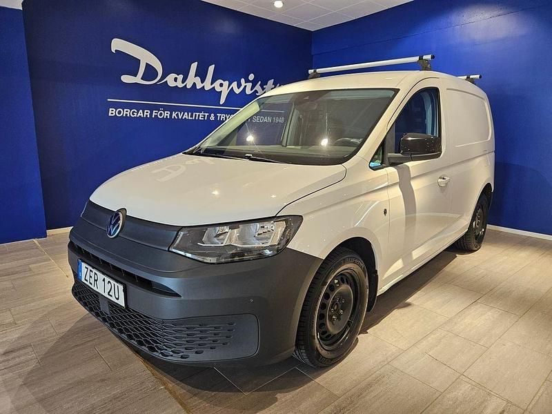 Vit Begagnad 2021 VW Caddy Minibuss | 189 000 kr (Marknadspris) - Bild 1/3