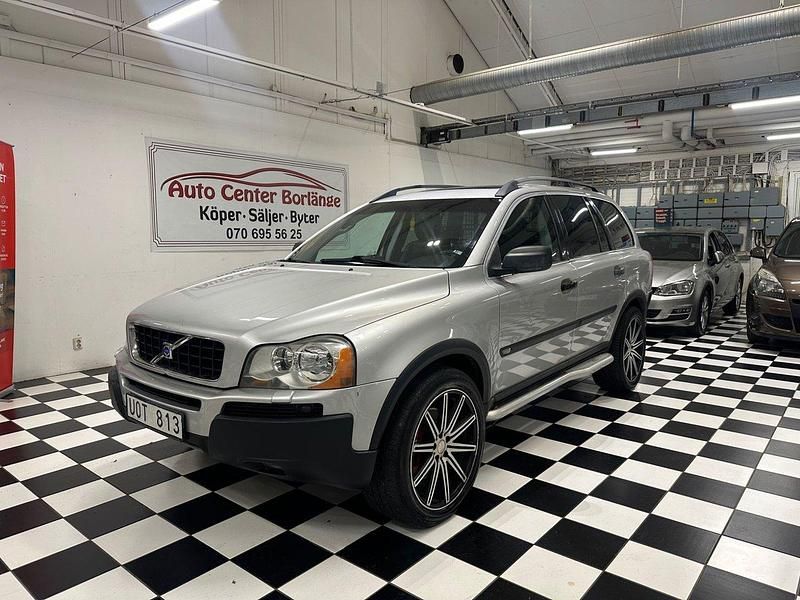 Ljusgrå Begagnad 2003 Volvo XC90 Standard SUV | 59 900 kr (Dyr) - Bild 1/4