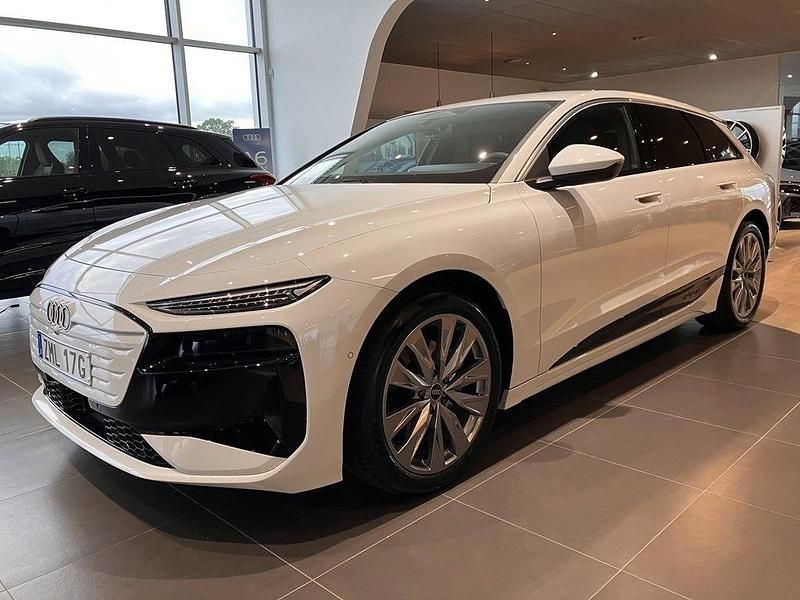 Vit (glaciärvit metallic) Ny 2025 Audi A6 e-tron Proline Kombi | 729 100 kr (Bra pris) - Bild 1/4