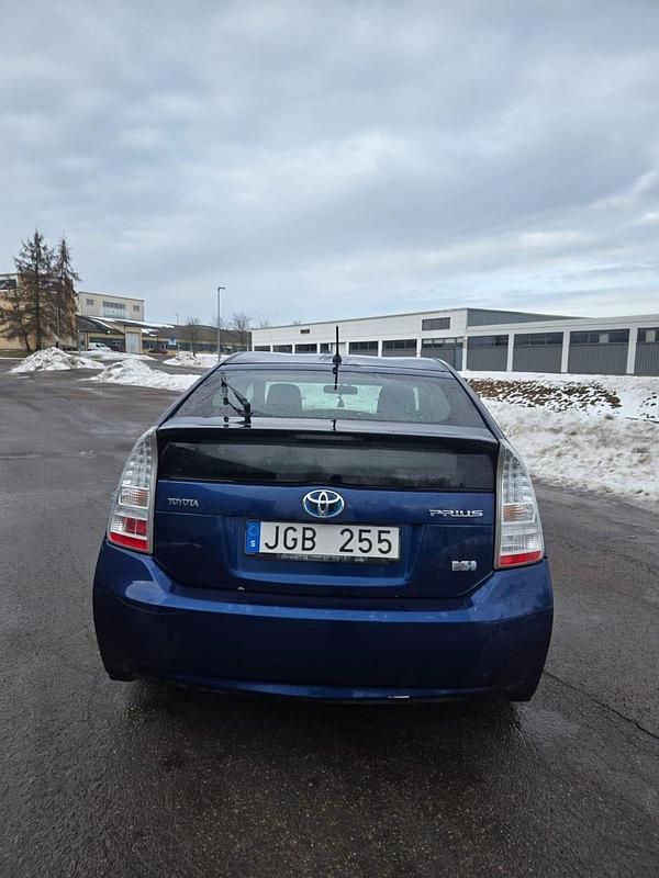 Begagnad Toyota Prius 136 HK (100 kW) 2010 Halvkombi
