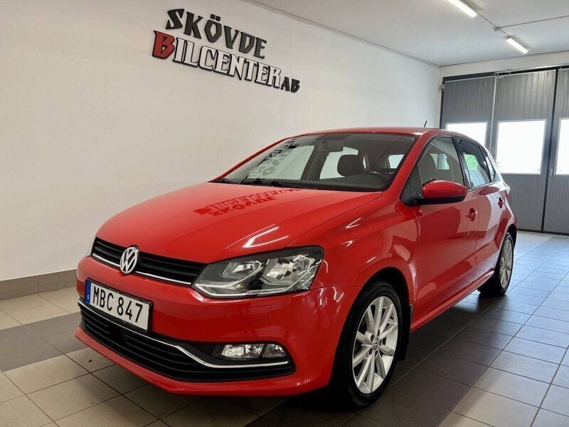 Begagnad VW Polo 90 HK (66 kW) 2015 Röd Halvkombi
