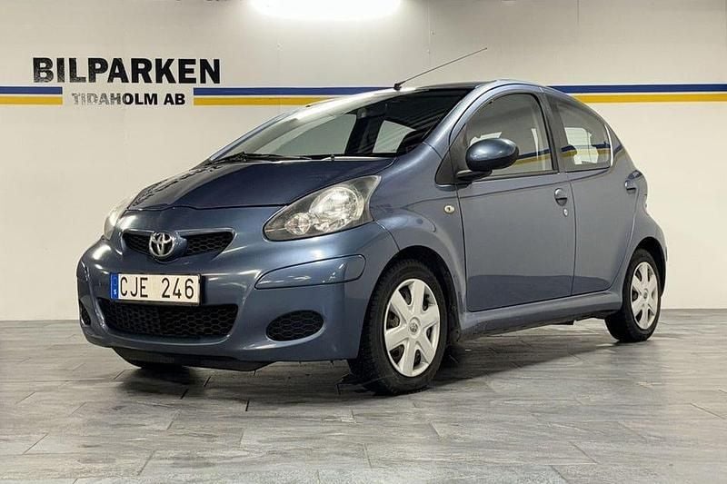 Blå Begagnad 2009 Toyota Aygo Halvkombi | 29 900 kr (Marknadspris) - Bild 1/4