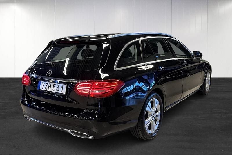 Begagnad Mercedes C180 Avantgarde 156 HK (114 kW) 2018 Svart Kombi