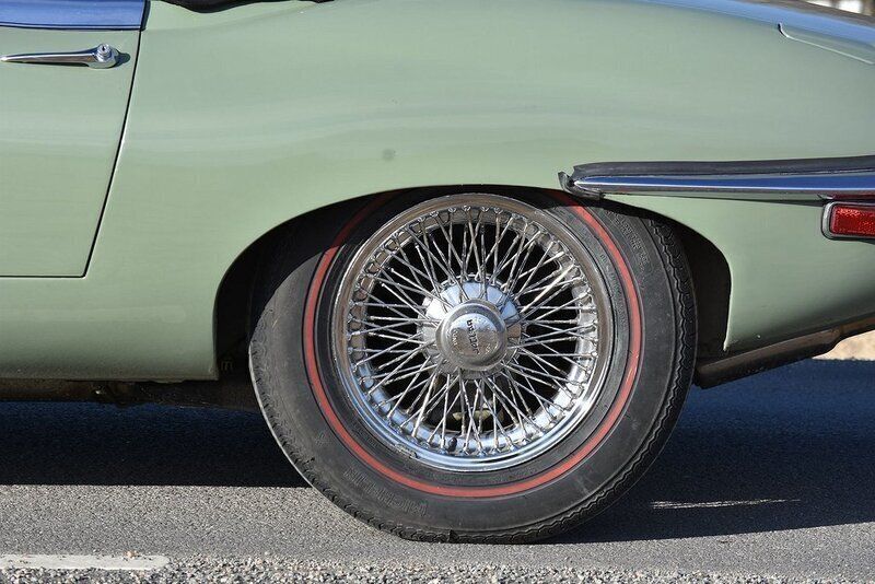 Vit Begagnad 1970 Jaguar E-Type Cab | 400 000 kr - Bild 1/4