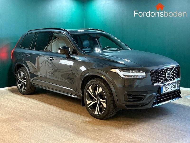 Grå Begagnad 2021 Volvo XC90 R-Design Pro SUV | 539 800 kr (Marknadspris) - Bild 1/4