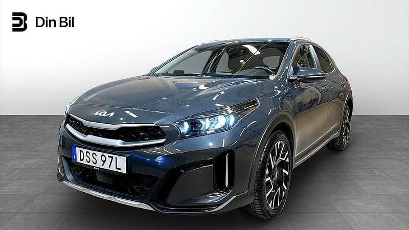 Grå Begagnad 2022 Kia XCeed SUV | 249 900 kr (Marknadspris) - Bild 1/4