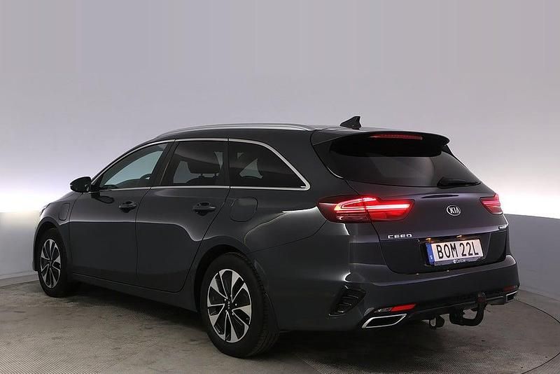 Begagnad Kia Ceed Sportswagon Advance 141 HK (103 kW) 2020 Grå Kombi