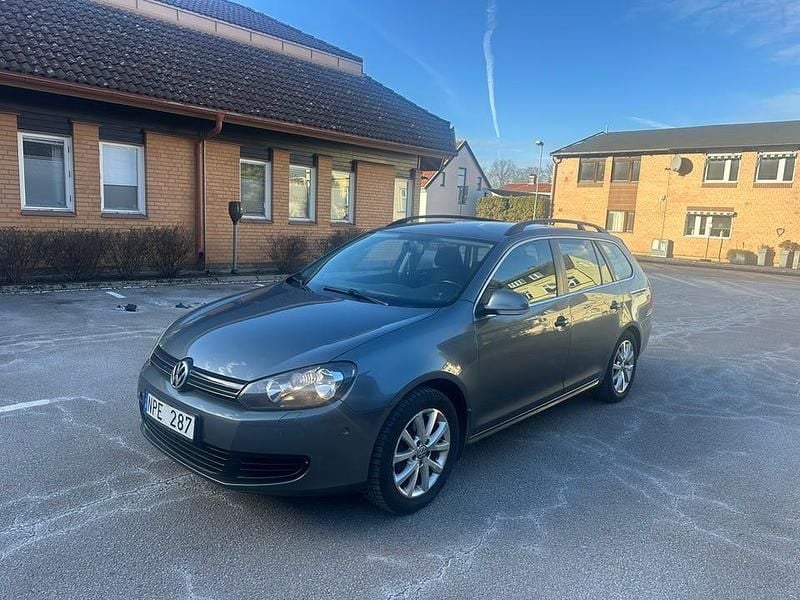 Begagnad 2010 VW Golf VI Halvkombi | 36 500 kr (Marknadspris) - Bild 1/4