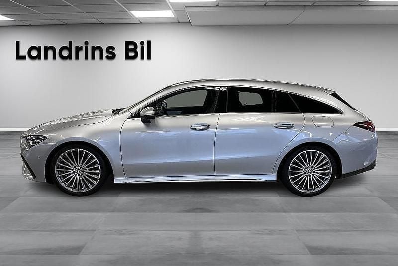 Begagnad Mercedes CLA200 Shooting Brake Advanced 163 HK (119 kW) 2025 Silver Kombi