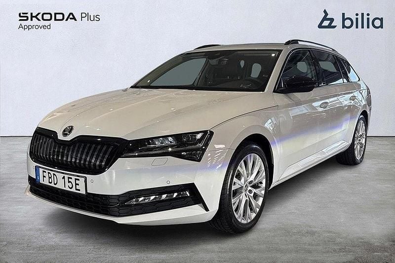 Vit Begagnad 2023 Skoda Superb Kombi | 344 900 kr (Bra pris) - Bild 1/4