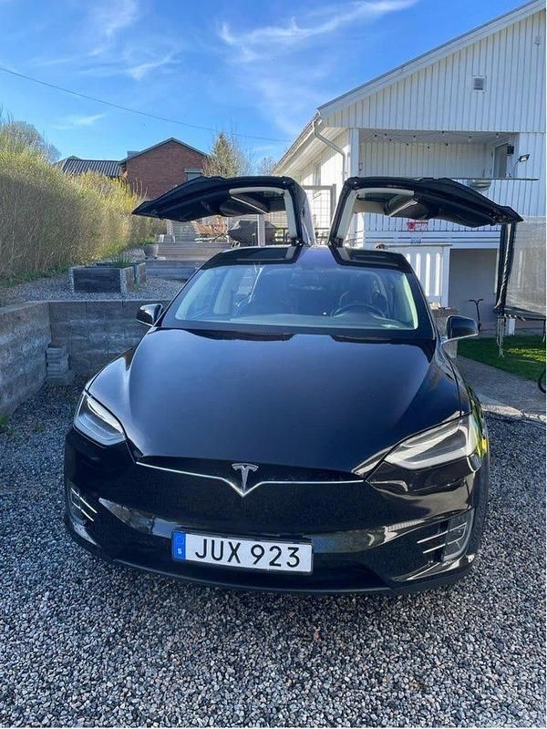 Begagnad 2016 Tesla Model X SUV | 399 000 kr - Bild 1/4