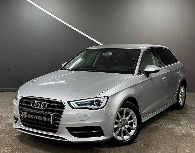 Silver Begagnad 2014 Audi A3 Sportback Attraction Halvkombi | 94 900 kr (Marknadspris) - Bild 1/4