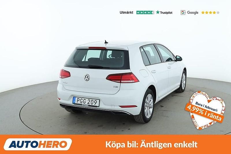 Begagnad VW Golf VII 112 HK (82 kW) 2017 Vit Halvkombi