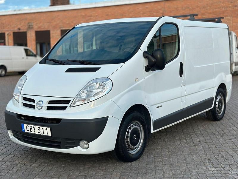 Vit Begagnad 2015 Nissan Primastar Minibuss | 69 900 kr (Superpris) - Bild 1/4