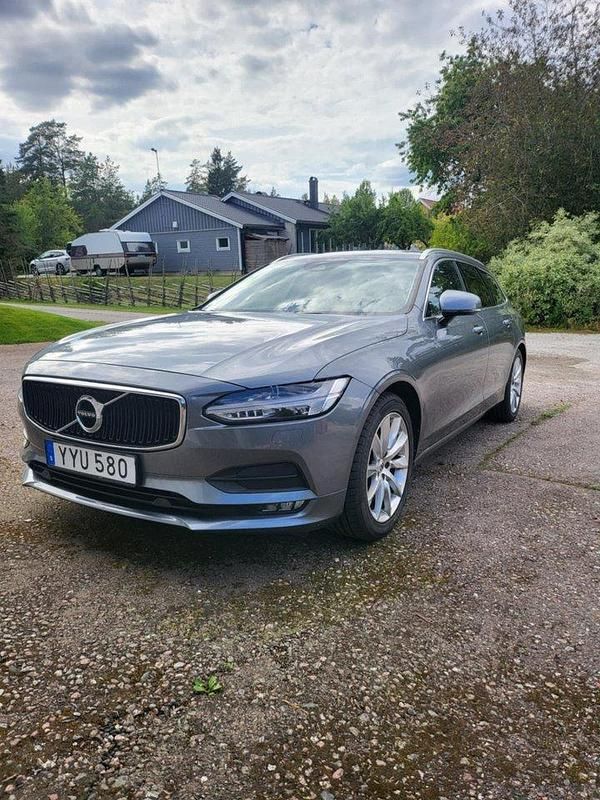 Grå Begagnad 2018 Volvo V90 Kombi | 209 000 kr (Marknadspris) - Bild 1/4