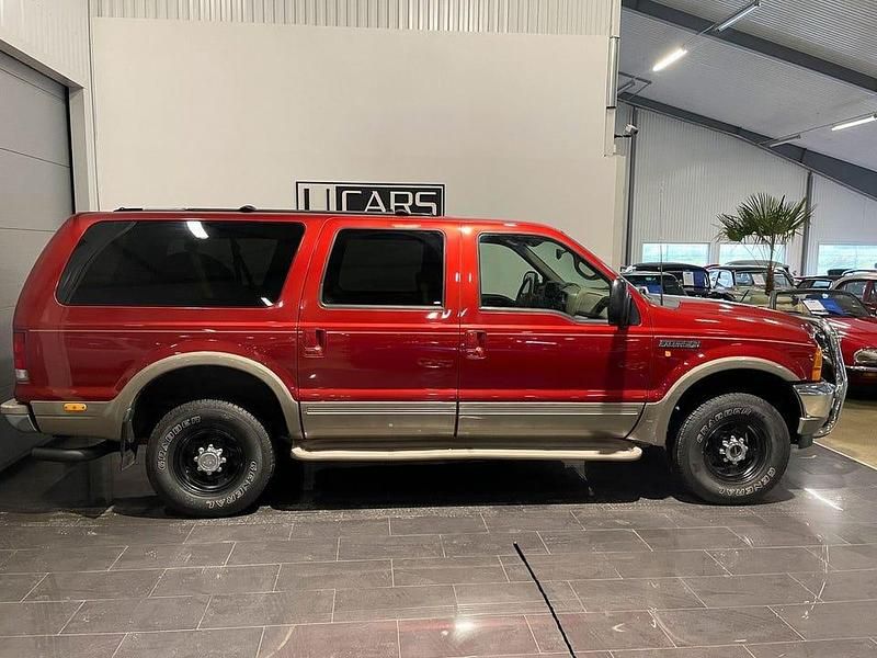Begagnad Ford Excursion 238 HK (175 kW) 2000 Röd SUV