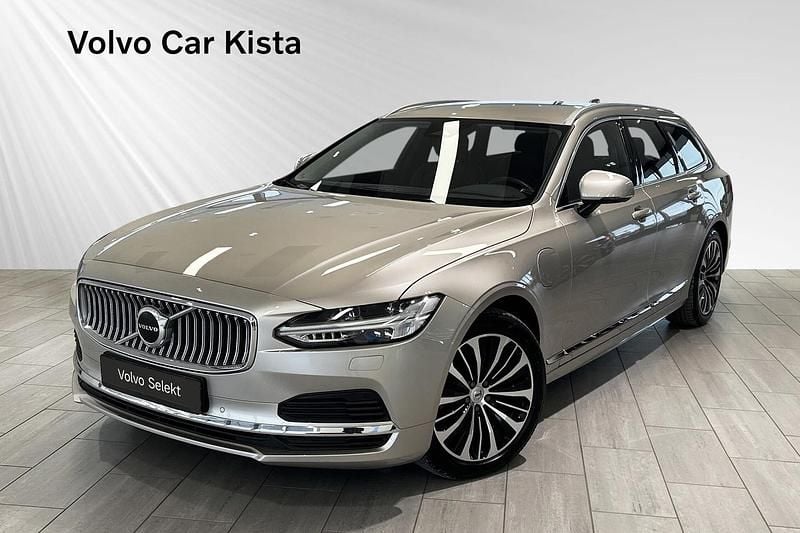 Begagnad Volvo V90 Core 397 HK (291 kW) 2022 Grå Kombi