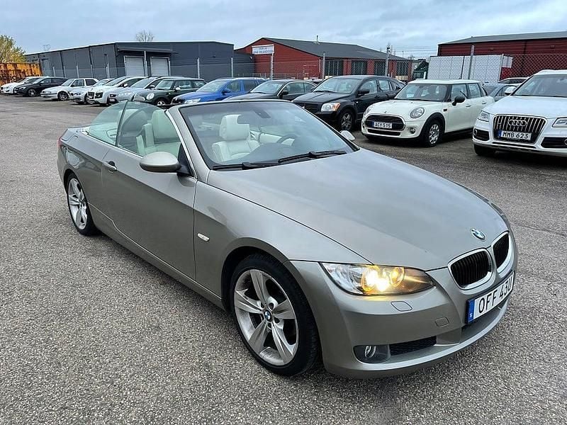 Begagnad BMW 320 Cabriolet Comfort Edition 170 HK (125 kW) 2009 Ljusbrun Cab