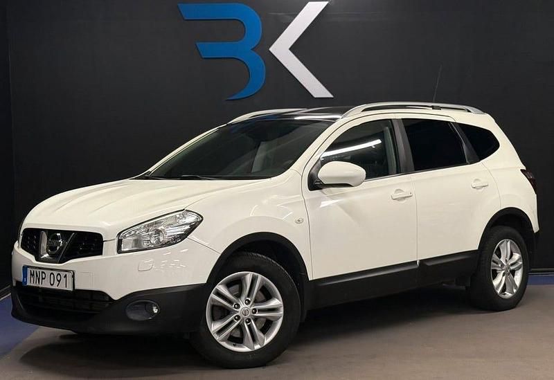 Vit Begagnad 2011 Nissan Qashqai +2 SUV | 59 900 kr (Marknadspris) - Bild 1/4