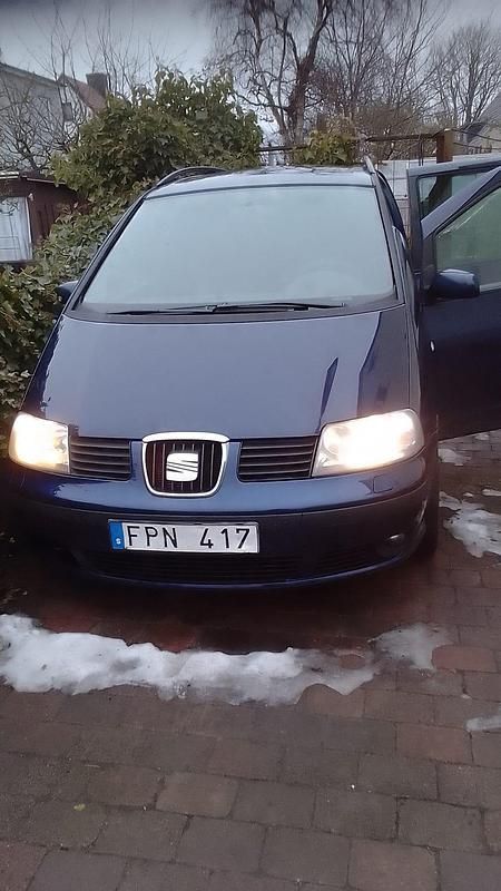 Begagnad Seat Alhambra 150 HK (110 kW) 2007 Minibuss