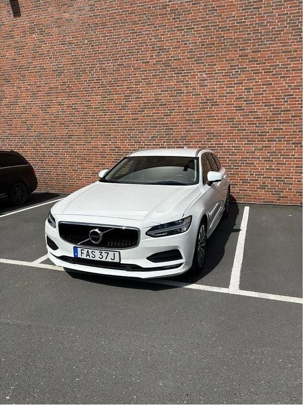 Vit Begagnad 2020 Volvo V90 Momentum Kombi | 230 000 kr (Bra pris) - Bild 1/4
