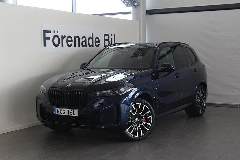 Blå (tanzanite blå metallic ) Ny 2025 BMW X5 Comfort Edition SUV | 1 140 900 kr (Marknadspris) - Bild 1/4