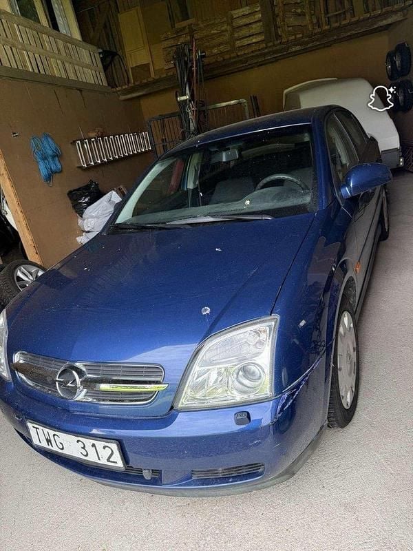 Blå Begagnad 2003 Opel Vectra Sedan | 37 000 kr (Marknadspris) - Bild 1/4