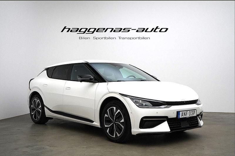 Vit Begagnad 2021 Kia EV6 3 SUV | 299 000 kr - Bild 1/4