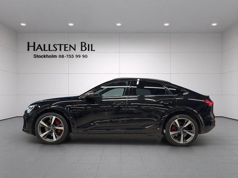 Begagnad Audi SQ8 e-tron S-Line 369 kW (503 HK) 2023 Svart metallic SUV
