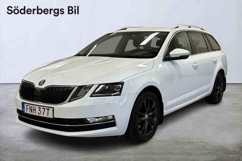 Vit Begagnad 2019 Skoda Octavia Kombi | 175 000 kr - Bild 1/1