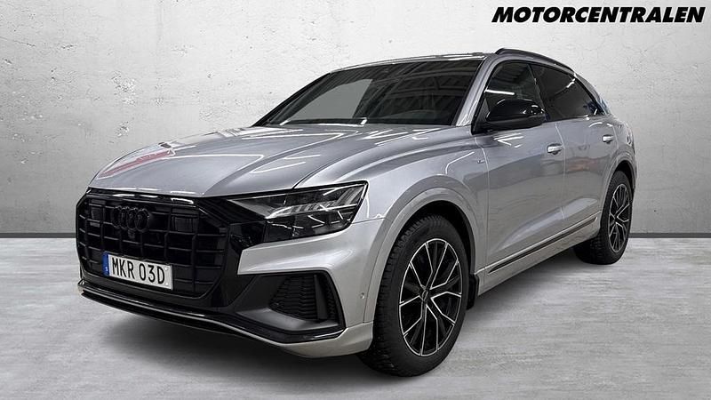 Silver Begagnad 2021 Audi Q8 Premium SUV | 599 000 kr (Marknadspris) - Bild 1/4
