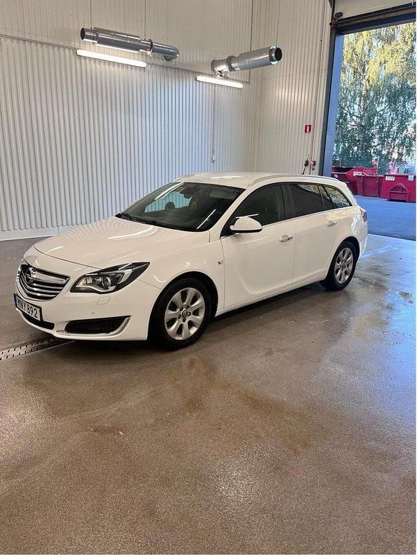 Vit Begagnad 2014 Opel Insignia Edition Kombi | 54 000 kr (Bra pris) - Bild 1/4