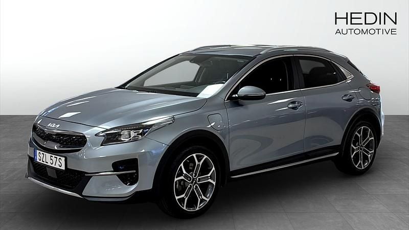 Grå (grey) Begagnad 2022 Kia XCeed Advance SUV | 249 900 kr (Marknadspris) - Bild 1/4