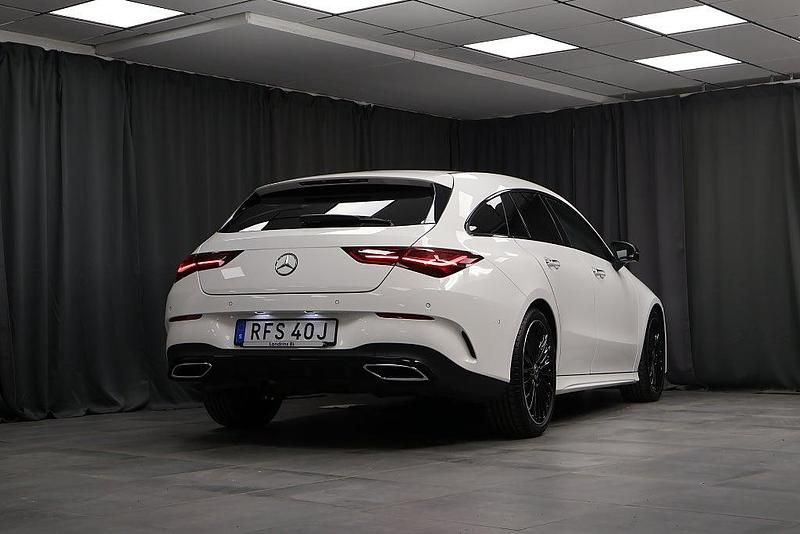 Begagnad Mercedes CLA200 Shooting Brake Advanced Plus 163 HK (119 kW) 2024 Vit Kombi