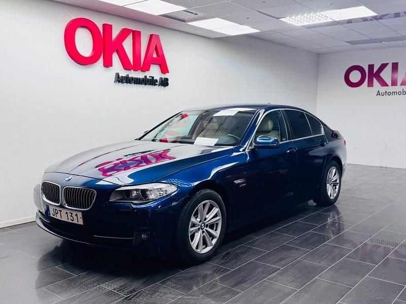 Blå Begagnad 2011 BMW 530 Sedan | 159 900 kr (Superpris) - Bild 1/4