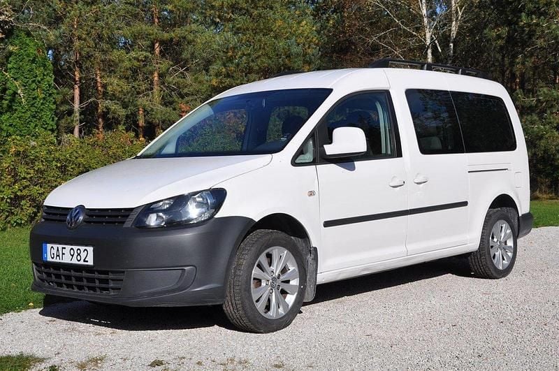 Vit Begagnad 2015 VW Caddy Maxi Life Life Minibuss | 119 500 kr - Bild 1/4