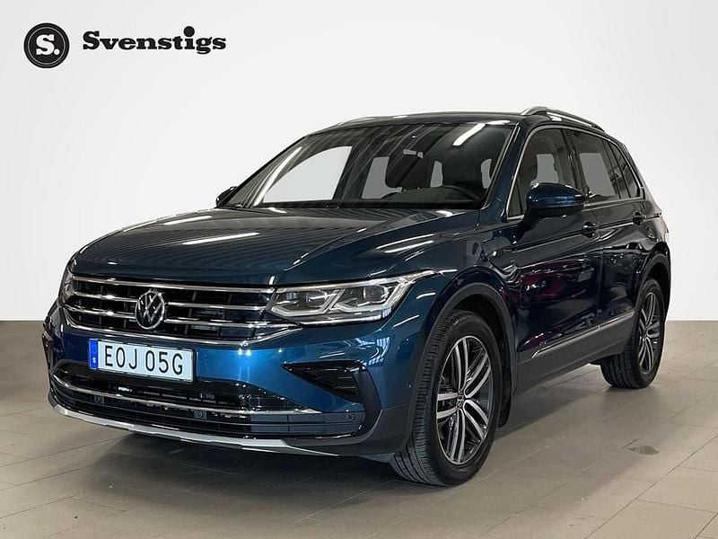Blå Begagnad 2021 VW Tiguan Elegance SUV | 299 000 kr (Bra pris) - Bild 1/4