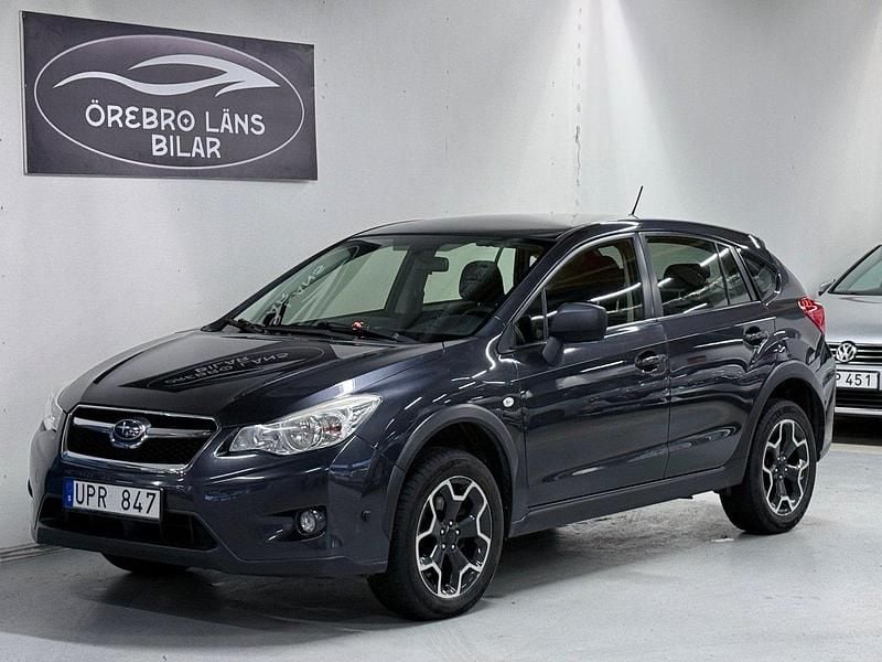 Mörkgrå (grå) Begagnad 2013 Subaru XV SUV | 104 900 kr (Marknadspris) - Bild 1/4