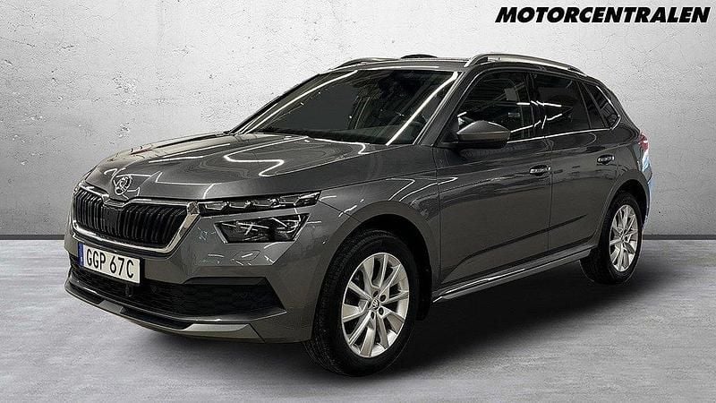Grå Begagnad 2022 Skoda Kamiq SUV | 219 000 kr (Marknadspris) - Bild 1/4