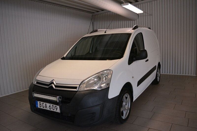 Vit Begagnad 2015 Citroën Berlingo Minibuss | 59 000 kr (Marknadspris) - Bild 1/3