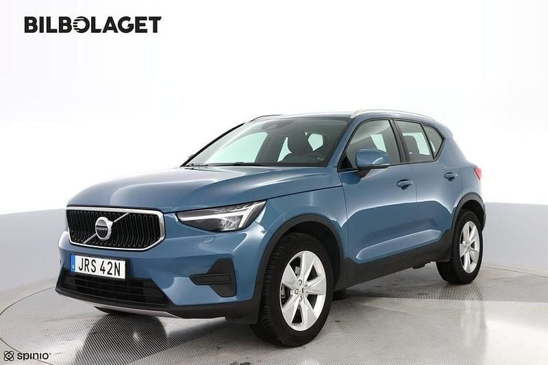 Blå Begagnad 2022 Volvo XC40 Core SUV | 315 800 kr (Bra pris) - Bild 1/4