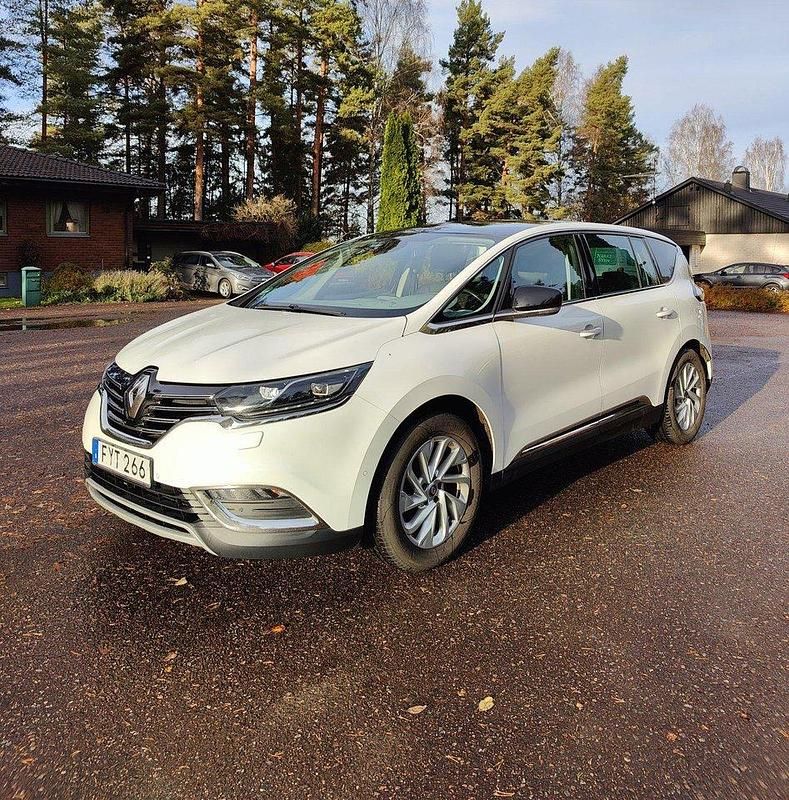 Vit Begagnad 2015 Renault Espace Komfort Minibuss | 144 900 kr (Marknadspris) - Bild 1/4