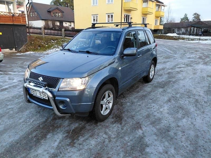 Begagnad 2007 Suzuki Grand Vitara SUV | 65 000 kr (Lite dyr) - Bild 1/4