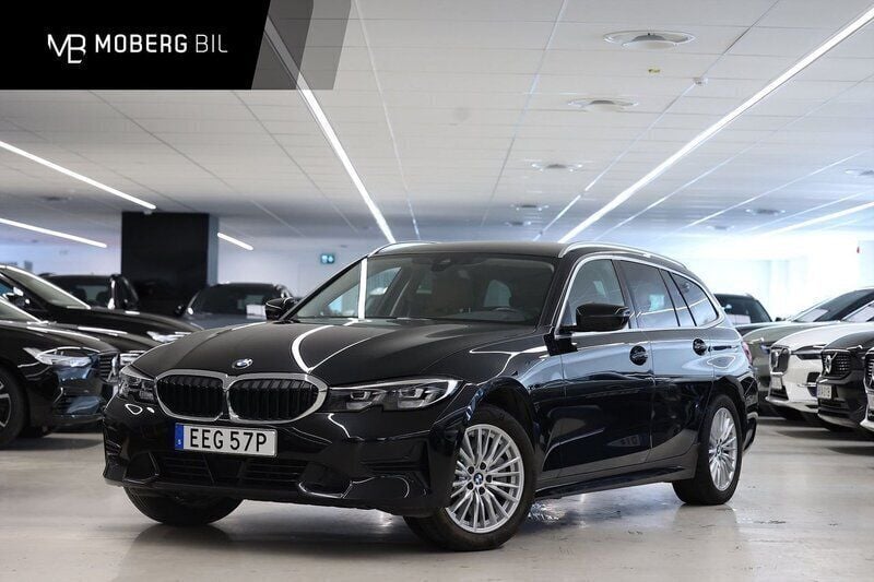 Svart Begagnad 2022 BMW 330 M Sport Kombi | 369 900 kr (Marknadspris) - Bild 1/3