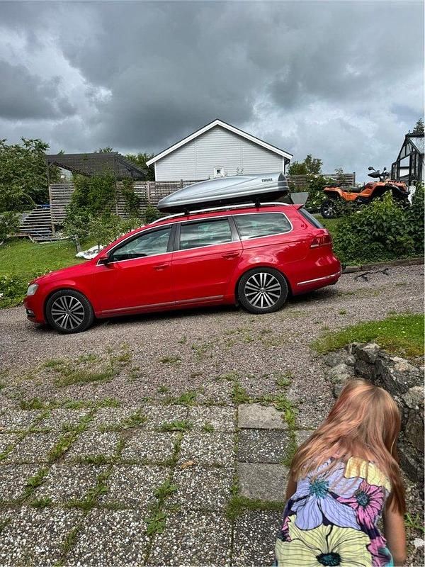 Röd Begagnad 2013 VW Passat Kombi | 78 500 kr (Marknadspris) - Bild 1/4