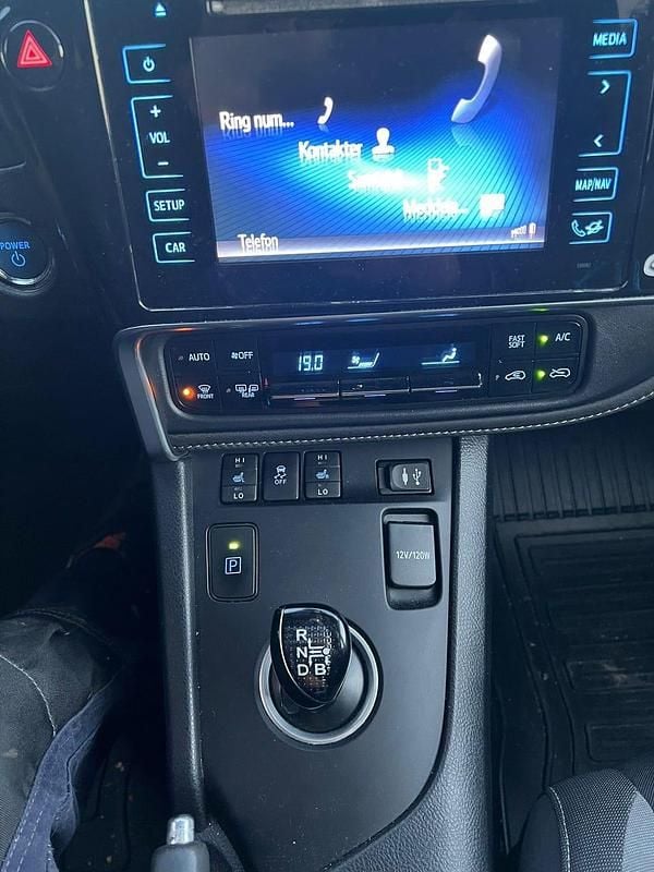 Begagnad 2016 Toyota Auris Touring Sports Kombi | 125 000 kr (Marknadspris) - Bild 1/4