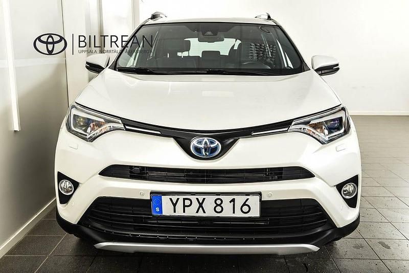 Begagnad Toyota RAV4 Hybrid Active 197 HK (144 kW) 2016 Vit SUV