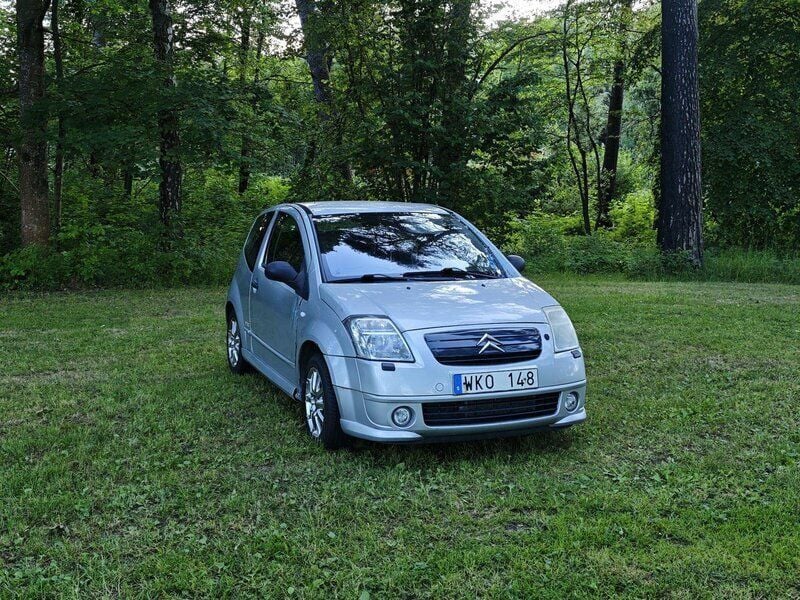 Silver Begagnad 2005 Citroën C2 VTR Sport Halvkombi | 6 500 kr (Superpris) - Bild 1/4